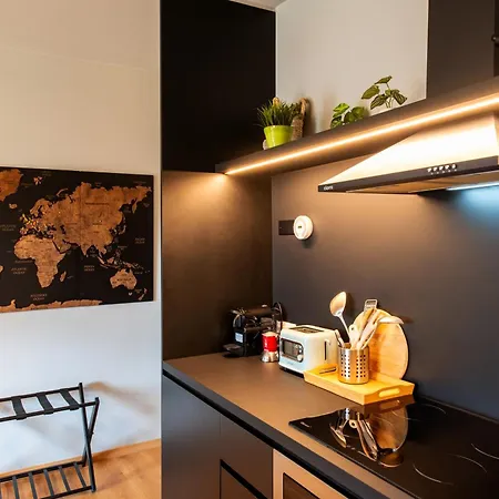 House 74 - 100m Fiera - Reserved Parking 公寓 *